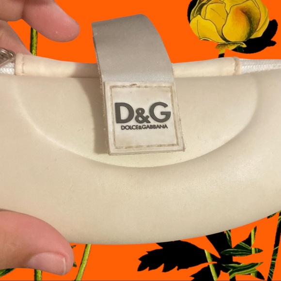 100% Authentic Dolce and Gabbana Brown Tinted Round Sunglasses - Picture 3 of 4